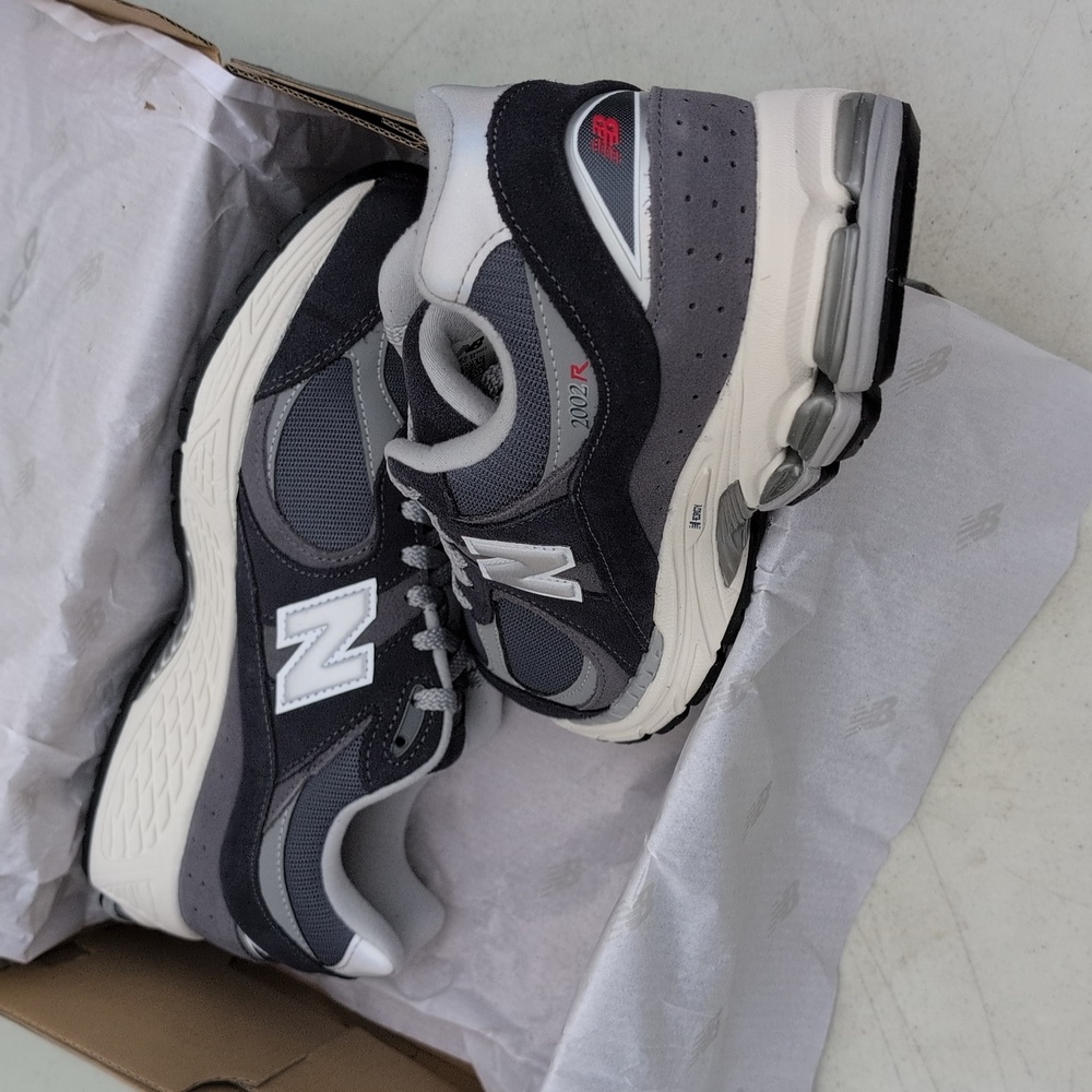 New Balance 2002R - Eclipse Raincloud - Men's SIZE 10.5 ( M2002RSF ) - Picture 2 of 8